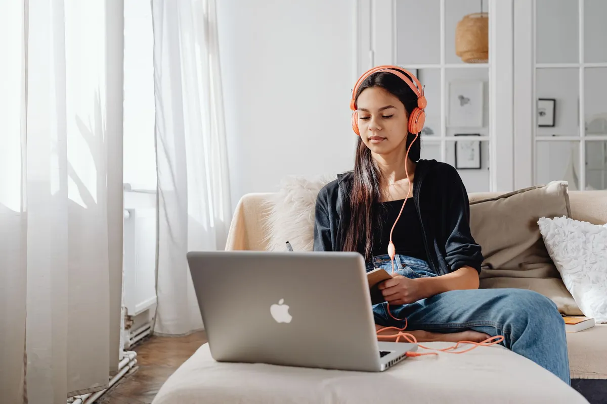S'initier à l'IA gratuitement : MOOC, cours en ligne et ressources publiques